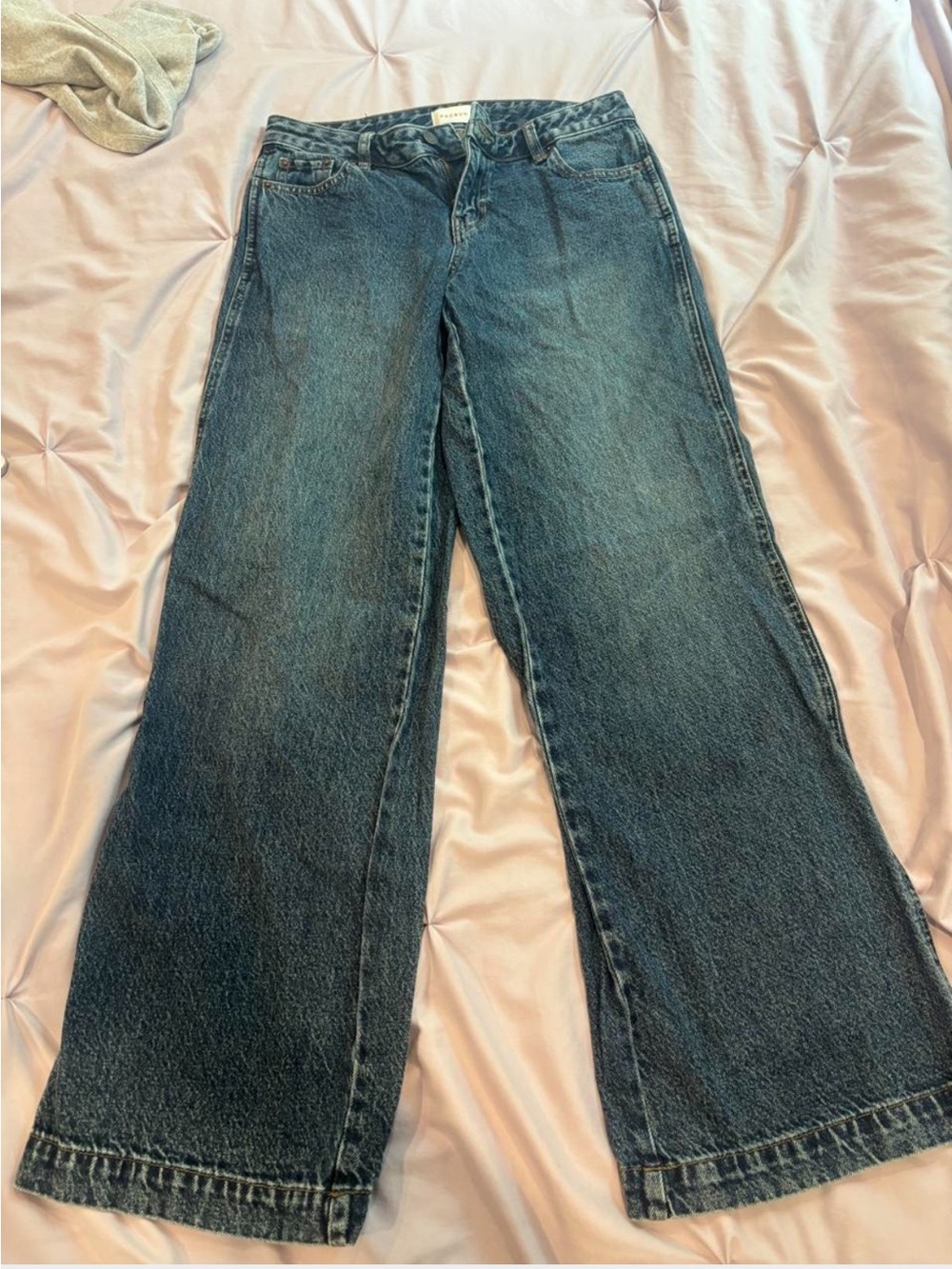 PacSun Women’s Baggy PETITE Jeans in Dark Blue Wash - Picture 2 of 5